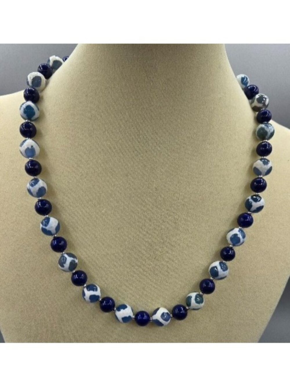 18 inch Blue Shin Agate and Lapis Lazuli Bead Necklace w/Matching Earrings - Picture 3 of 3